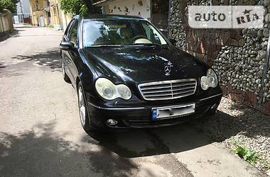 Седан Mercedes-Benz C-Class 2004 в Ужгороде