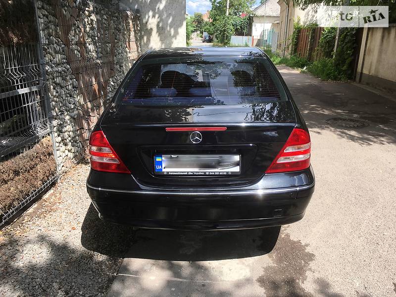 Седан Mercedes-Benz C-Class 2004 в Ужгороді
