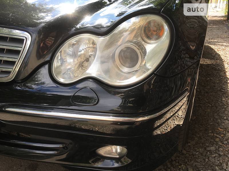 Седан Mercedes-Benz C-Class 2004 в Ужгороді