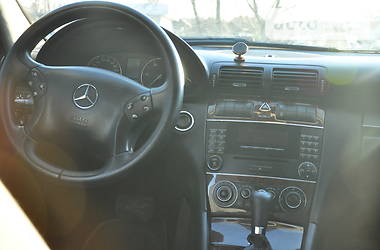 Універсал Mercedes-Benz C-Class 2006 в Чернівцях
