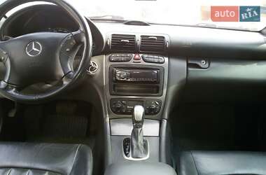 Универсал Mercedes-Benz C-Class 2002 в Черновцах