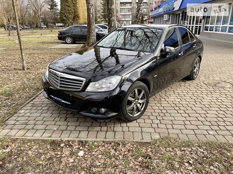 Седан Mercedes-Benz C-Class 2011 в Івано-Франківську
