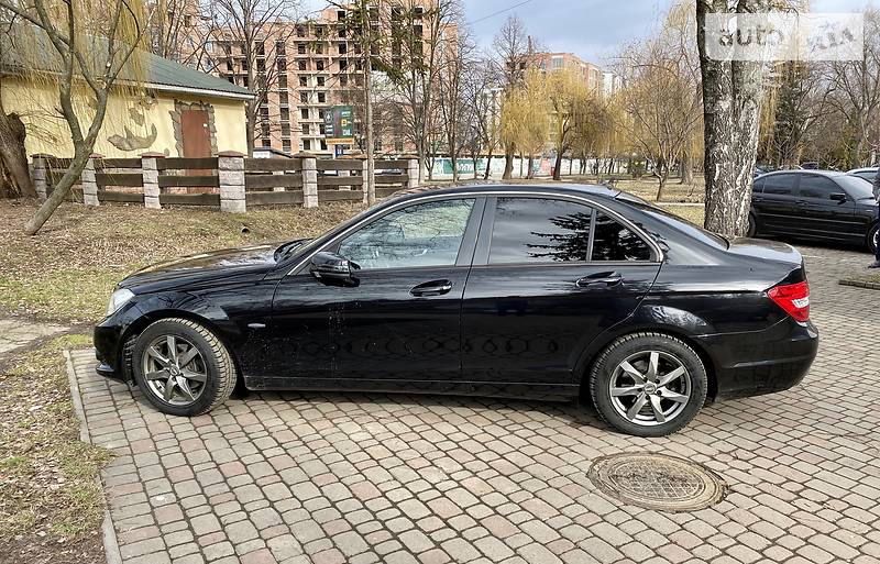 Седан Mercedes-Benz C-Class 2011 в Івано-Франківську