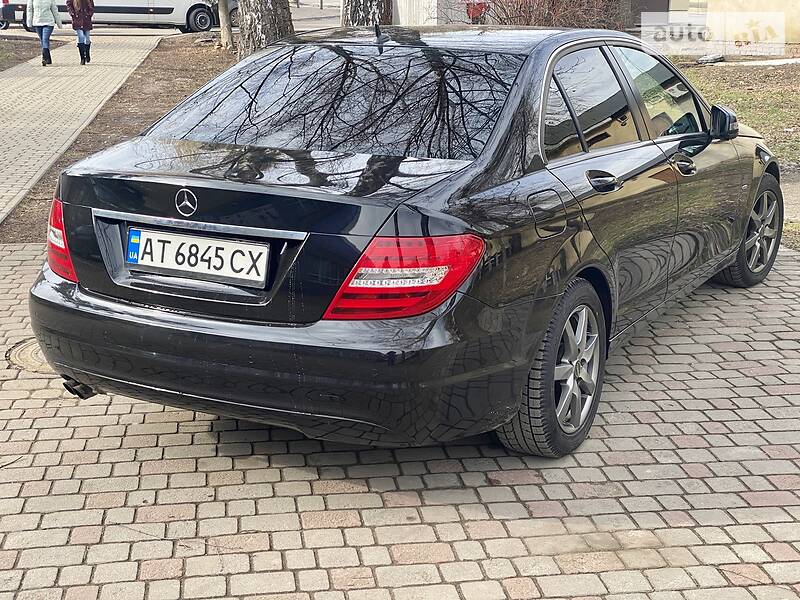 Седан Mercedes-Benz C-Class 2011 в Івано-Франківську