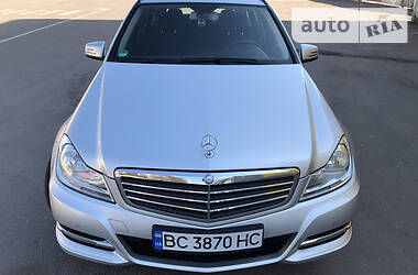 Універсал Mercedes-Benz C-Class 2012 в 