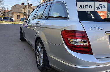 Універсал Mercedes-Benz C-Class 2012 в 