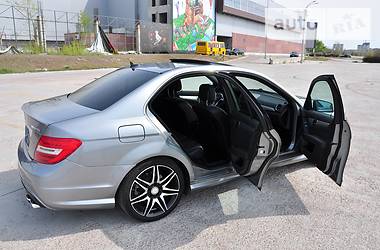 Седан Mercedes-Benz C-Class 2013 в 