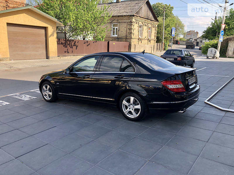 Седан Mercedes-Benz C-Class 2011 в Луцке