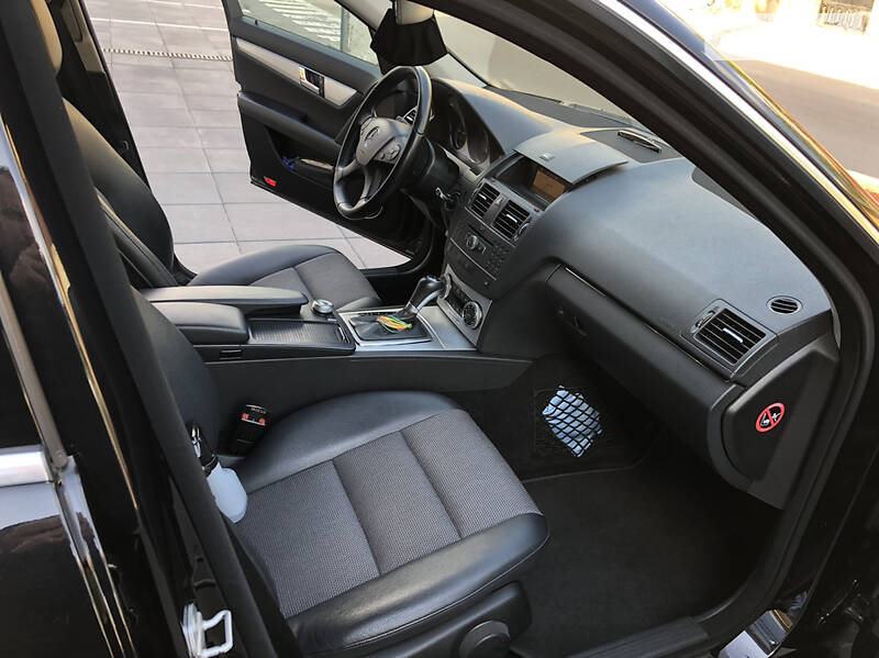 Седан Mercedes-Benz C-Class 2011 в Луцке
