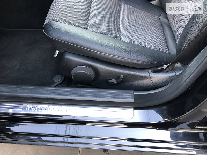 Седан Mercedes-Benz C-Class 2011 в Луцке