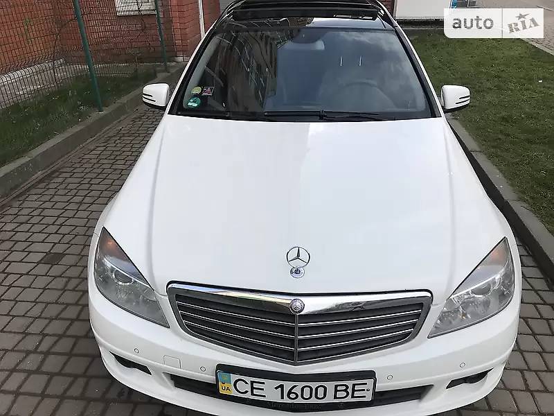 Універсал Mercedes-Benz C-Class 2010 в Чернівцях