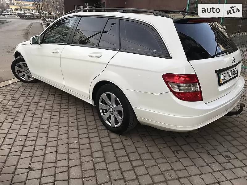 Універсал Mercedes-Benz C-Class 2010 в Чернівцях