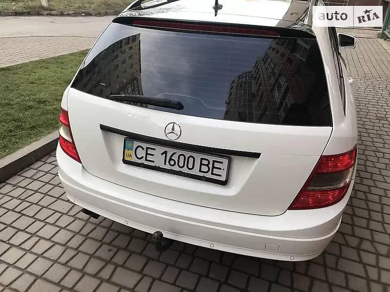 Універсал Mercedes-Benz C-Class 2010 в Чернівцях