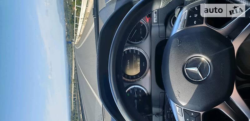 Універсал Mercedes-Benz C-Class 2010 в Черкасах