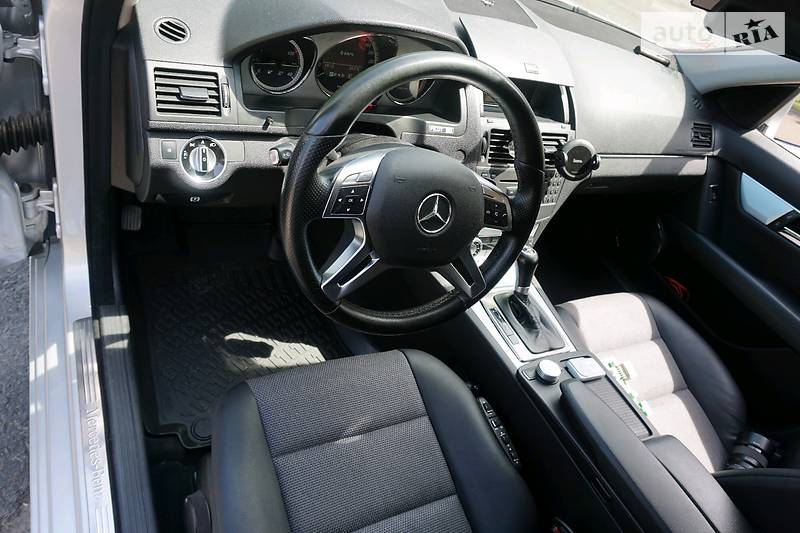 Універсал Mercedes-Benz C-Class 2010 в Черкасах