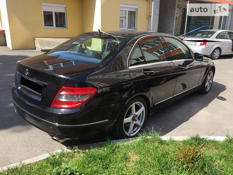 Седан Mercedes-Benz C-Class 2008 в Полонном