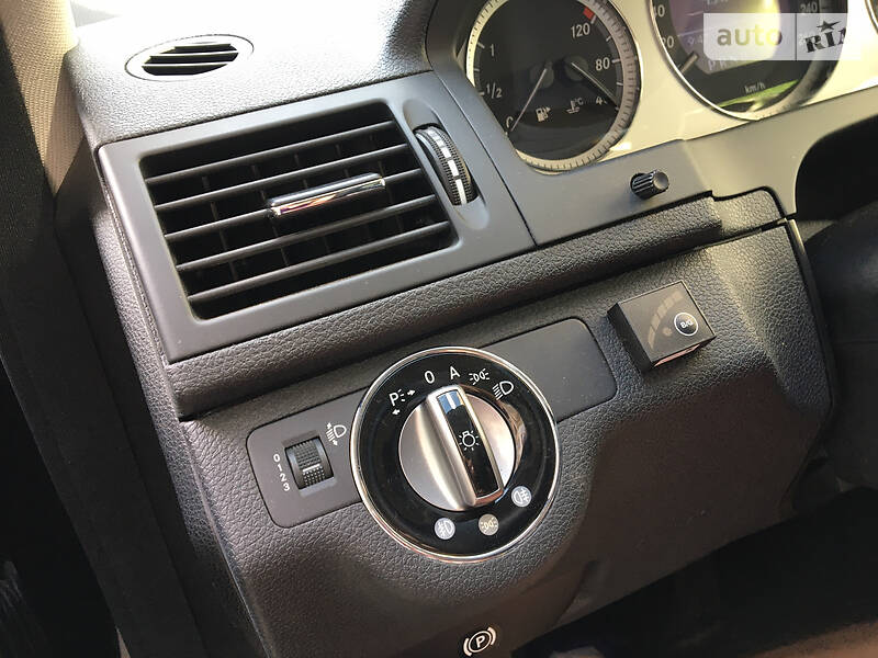Седан Mercedes-Benz C-Class 2008 в Полонном
