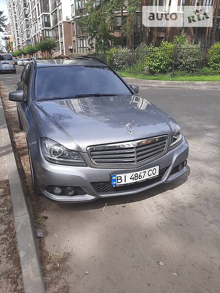 Універсал Mercedes-Benz C-Class 2014 в 