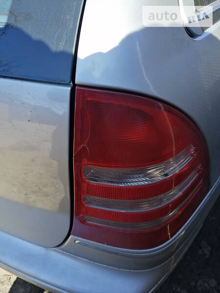 Универсал Mercedes-Benz C-Class 2003 в Миргороде