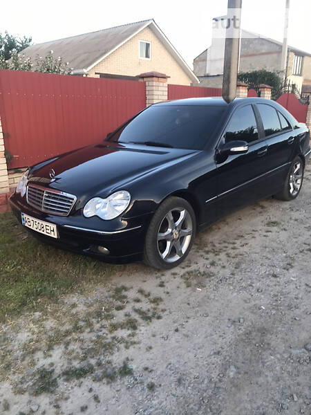 Седан Mercedes-Benz C-Class 2005 в Вінниці