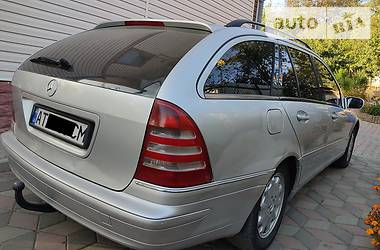 Универсал Mercedes-Benz C-Class 2002 в Снятине