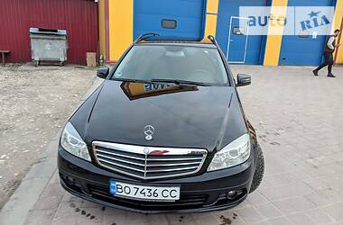 Універсал Mercedes-Benz C-Class 2010 в Рокитному