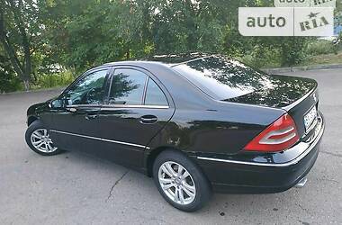 Седан Mercedes-Benz C-Class 2004 в Рівному