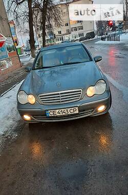 Седан Mercedes-Benz C-Class 2004 в Чернівцях