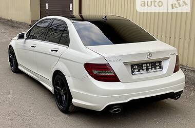 Седан Mercedes-Benz C-Class 2011 в 