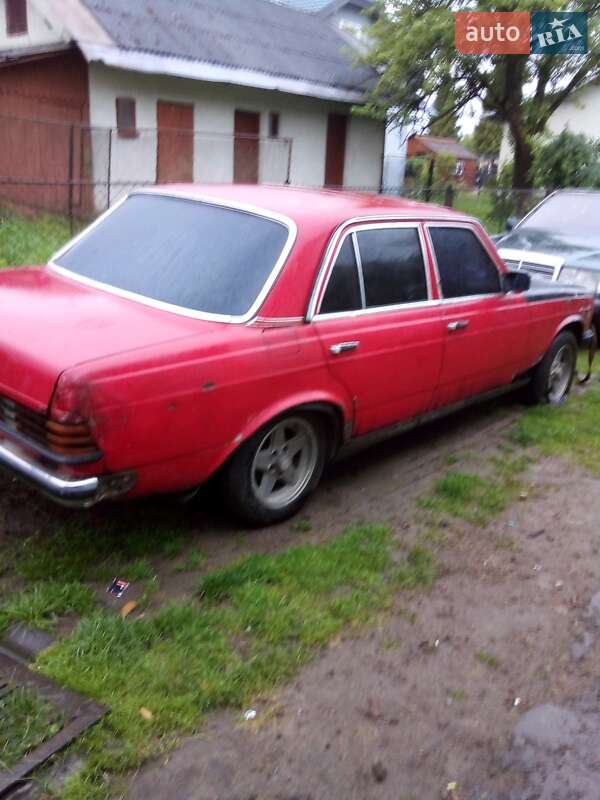 Седан Mercedes-Benz C-Class 1981 в Бориславе