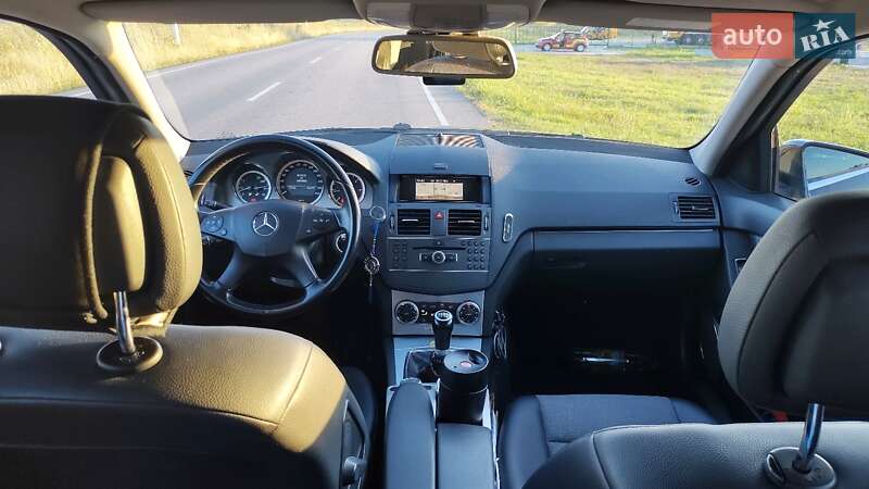 Универсал Mercedes-Benz C-Class 2010 в Львове