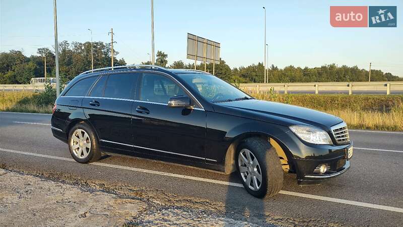 Универсал Mercedes-Benz C-Class 2010 в Львове