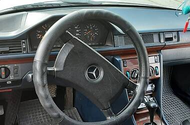 Седан Mercedes-Benz C-Class 1988 в Богородчанах