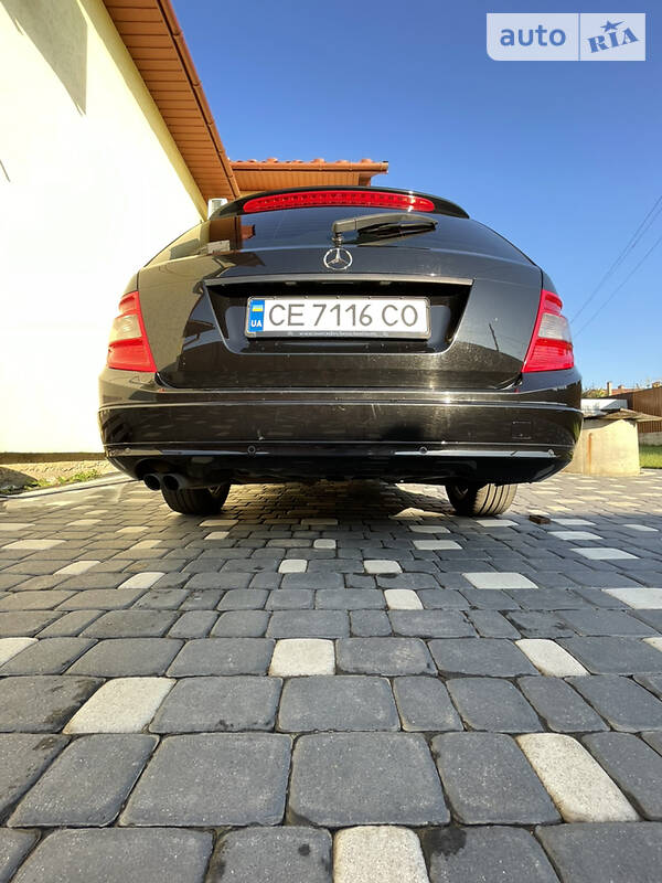 Універсал Mercedes-Benz C-Class 2010 в Чернівцях