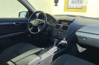 Универсал Mercedes-Benz C-Class 2010 в Черновцах