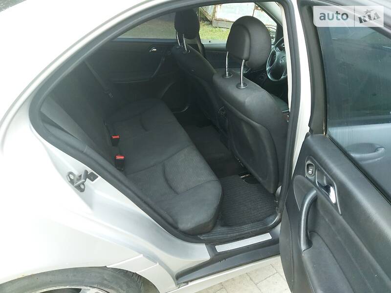 Седан Mercedes-Benz C-Class 2005 в Львові