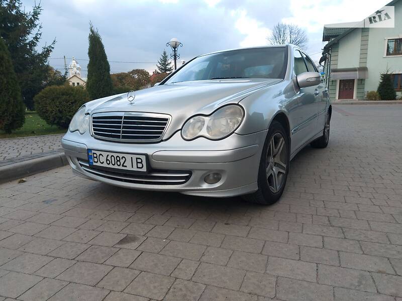 Седан Mercedes-Benz C-Class 2005 в Львові
