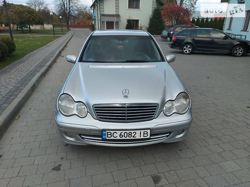 Седан Mercedes-Benz C-Class 2005 в Львові
