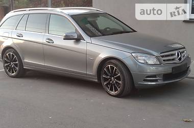 Универсал Mercedes-Benz C-Class 2011 в Киеве