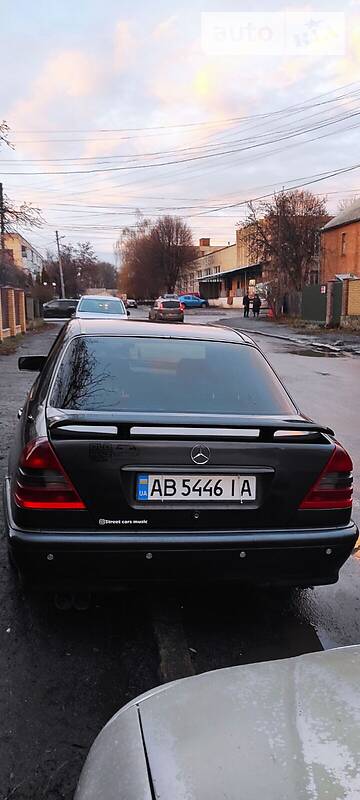 Седан Mercedes-Benz C-Class 1994 в Виннице