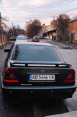 Седан Mercedes-Benz C-Class 1994 в Виннице