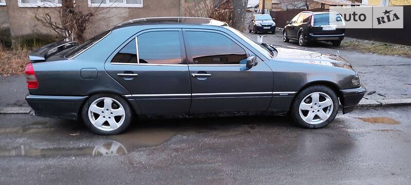 Седан Mercedes-Benz C-Class 1994 в Виннице