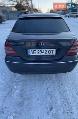 Седан Mercedes-Benz C-Class 2001 в Днепре