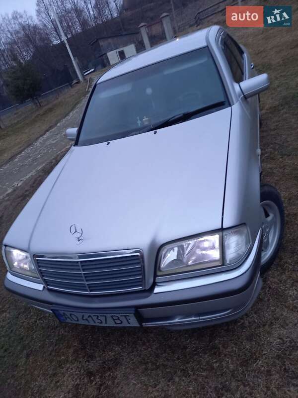 Седан Mercedes-Benz C-Class 1998 в Рахове фото 3 Седан Mercedes-Benz C-Class 1998 в Рахове