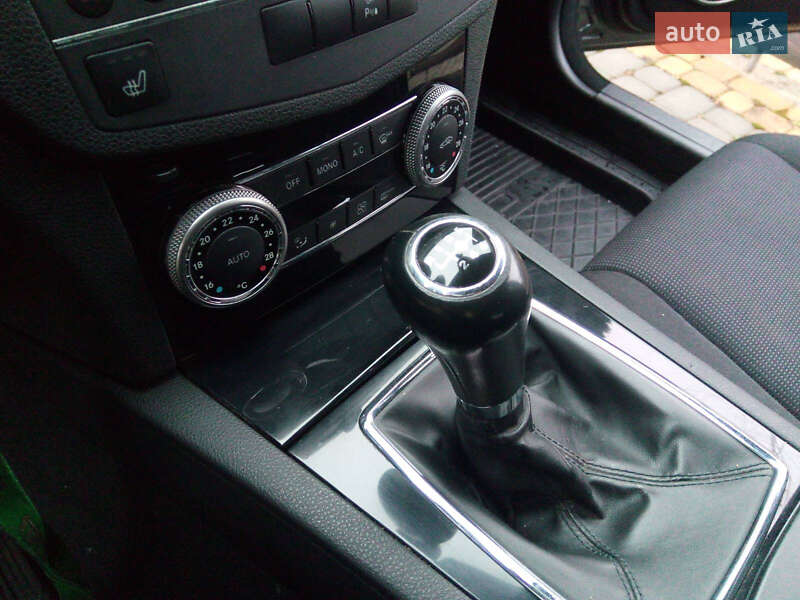 Універсал Mercedes-Benz C-Class 2010 в Снятині