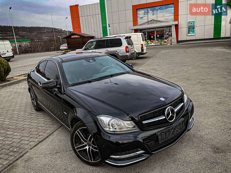 Купе Mercedes-Benz C-Class 2012 в Киеве