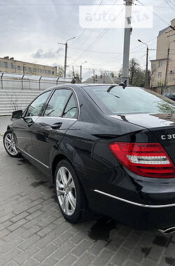 Седан Mercedes-Benz C-Class 2012 в Виннице