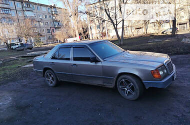 Седан Mercedes-Benz C-Class 1988 в Кривому Розі