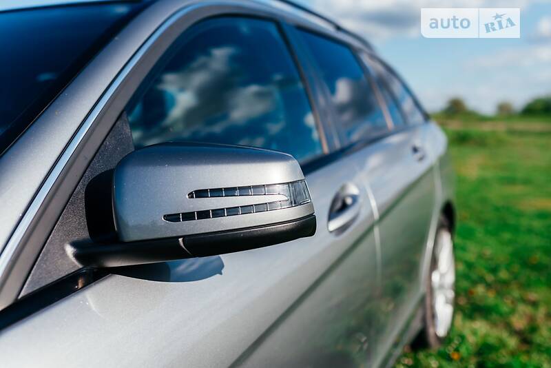 Универсал Mercedes-Benz C-Class 2011 в Ровно