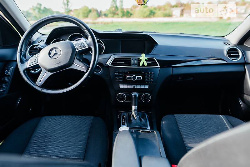 Универсал Mercedes-Benz C-Class 2011 в Ровно